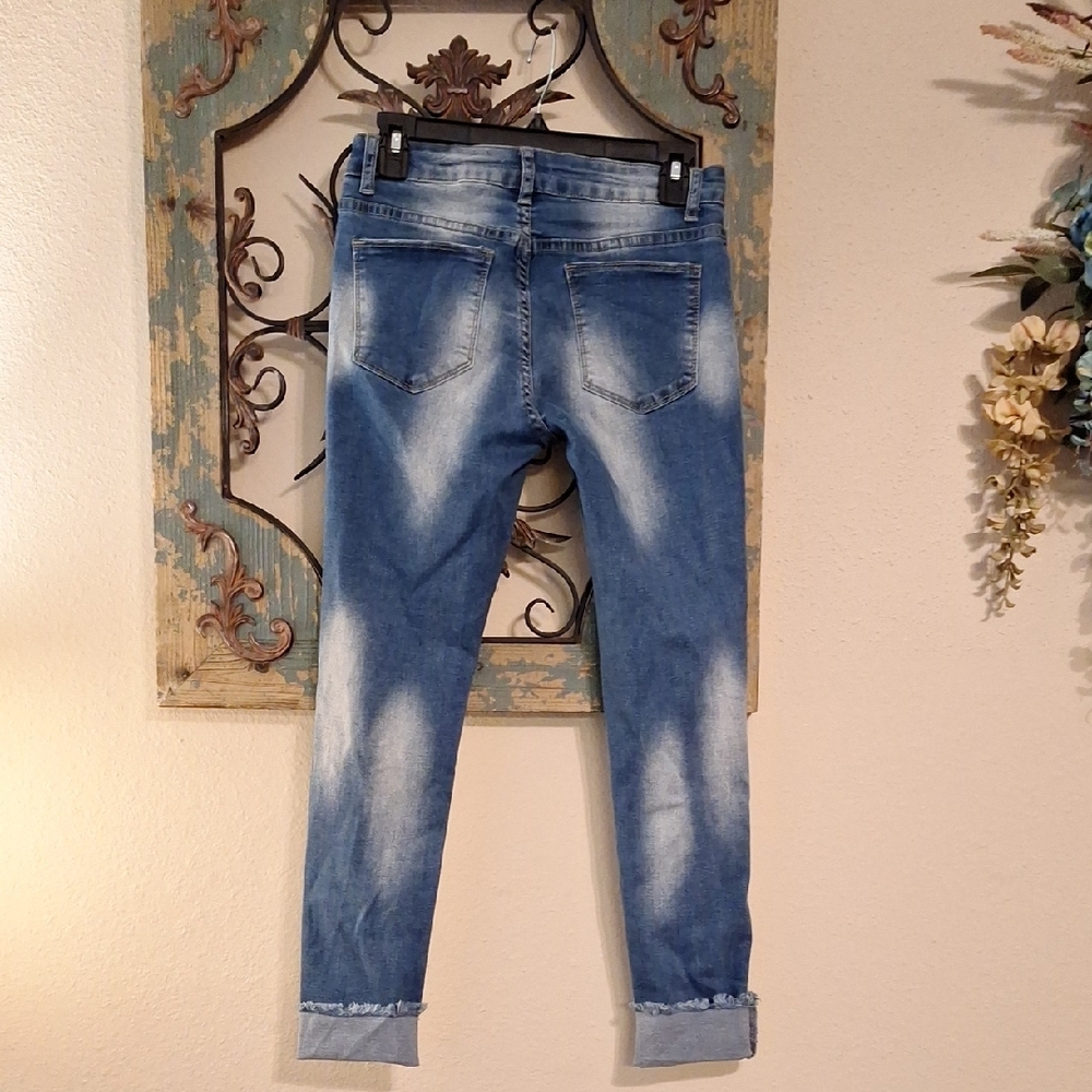 Stylish Skinny Jeans with Studded Pearl Details. NWOT Size 5 - Picture 4 of 13